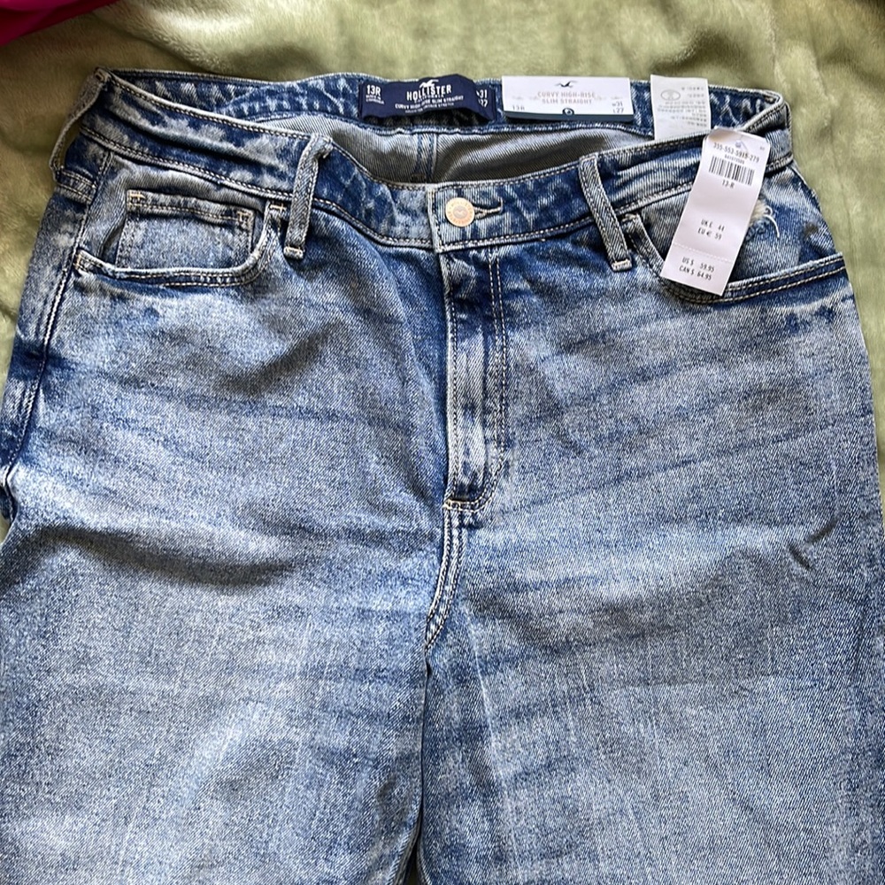 Curvy High-Rise Slim Straight Jeans